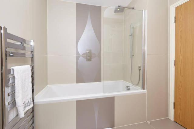 Three Bedroom Apartment By Beautiful Park لندن المظهر الخارجي الصورة